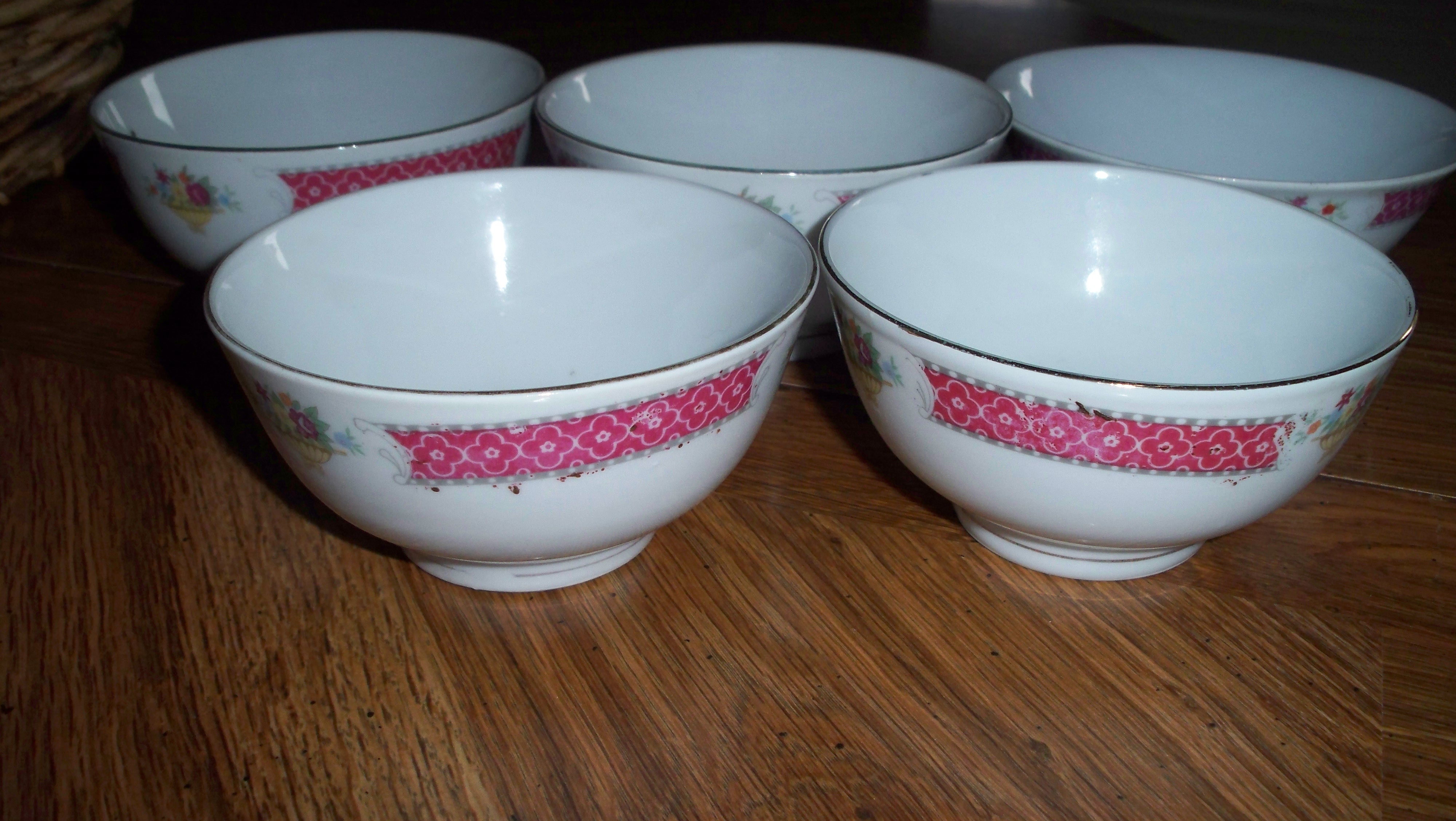VINTAGE 5 PIECE PORCELAIN CHINA RICE SOUP BOWLS...MADE IN CHINA